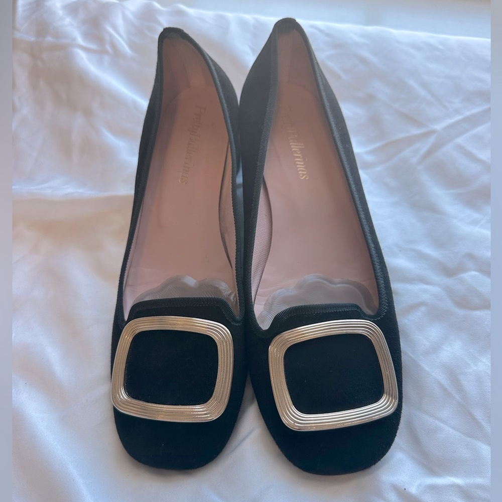 Pretty Ballerinas Odette- black with gold buckle